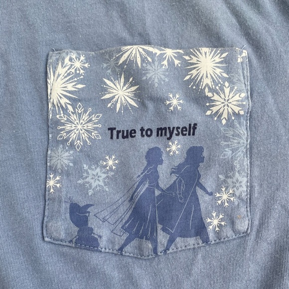 UNI QLO Frozen 2 Medium T-Shirt - Picture 2 of 4